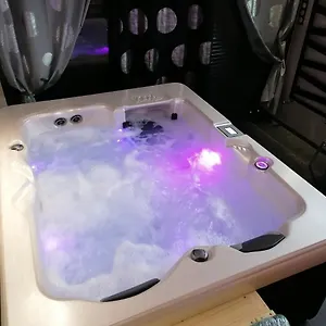 https://chambre-avec-spa-et-sauna-privatiss.hotels-rhonealpes.com