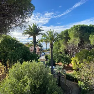 https://villa-jacqueline.fr-provencehotel.com