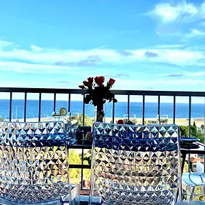 https://vue-panoramique-180-mer-et-montagne-2-chambres-tramway.fr-provencehotel.com